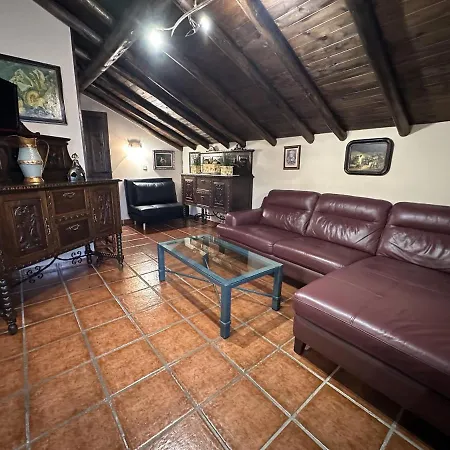 La Gloria Apartment *